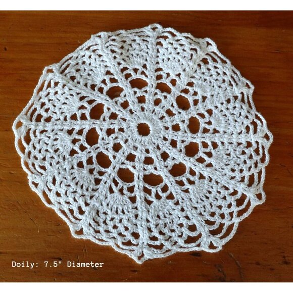 4 Doilies Doily Crocheted Tatted Doily White Vintage Doilies T2 - Picture 4 of 5